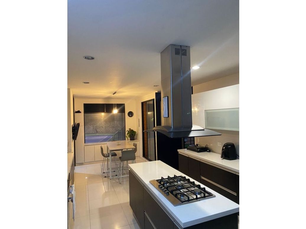 Apartamento de 4 alcobas en venta en Britalia, Bogotá, 360 m² · foto 3 de 20