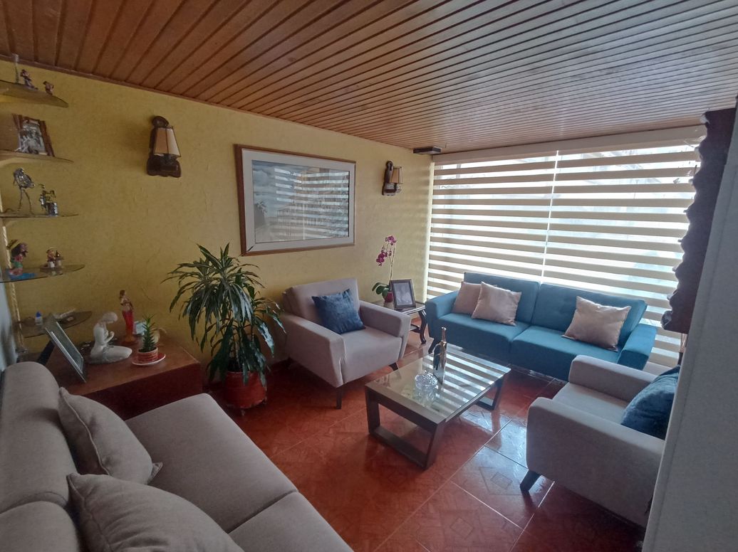 Casa de 3 alcobas en venta en Los Cedros Oriental, Bogotá, 162 m² · foto 2 de 20