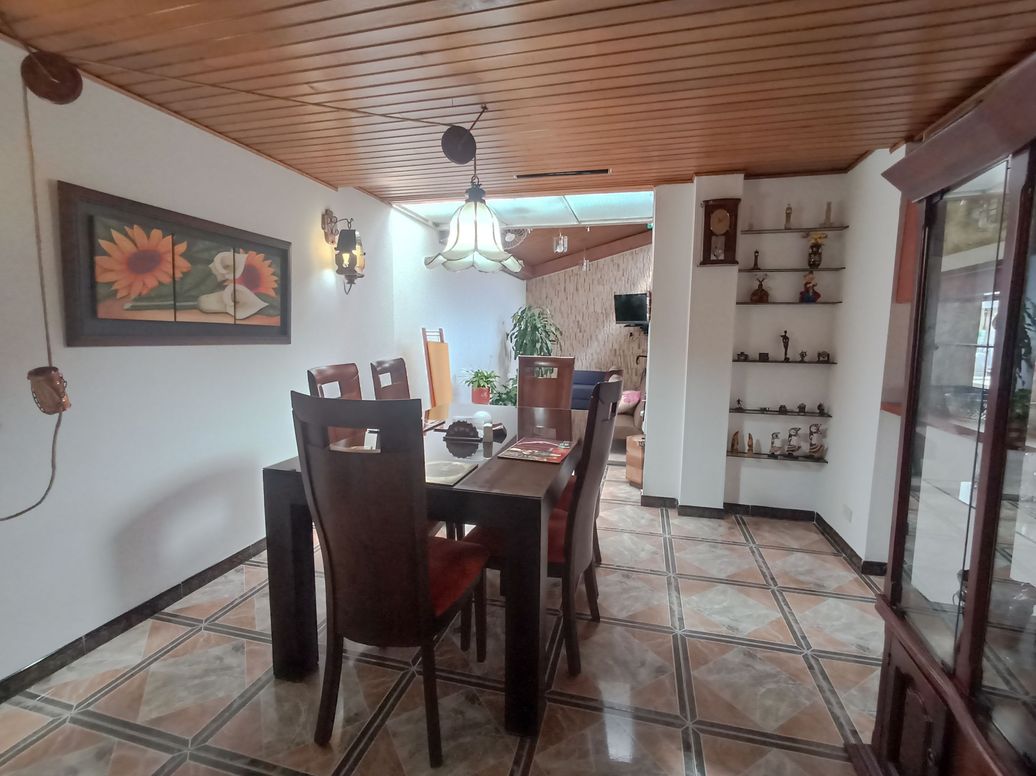 Casa de 3 alcobas en venta en Los Cedros Oriental, Bogotá, 162 m² · foto 4 de 20
