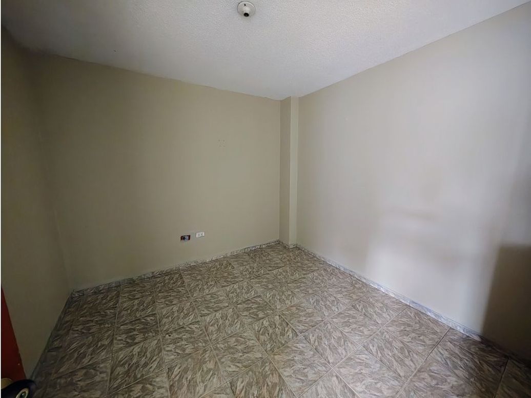 Casa de 8 alcobas en venta en El Rubi, Bogotá, 215 m² · foto 11 de 20