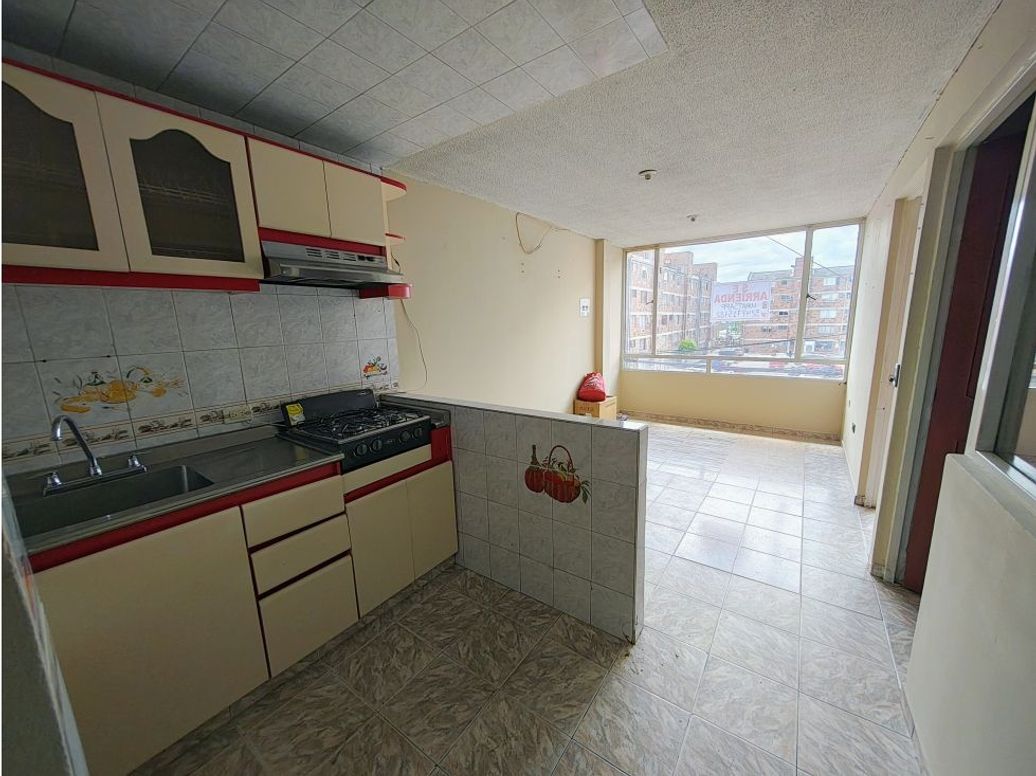 Casa de 8 alcobas en venta en El Rubi, Bogotá, 215 m² · foto 10 de 20