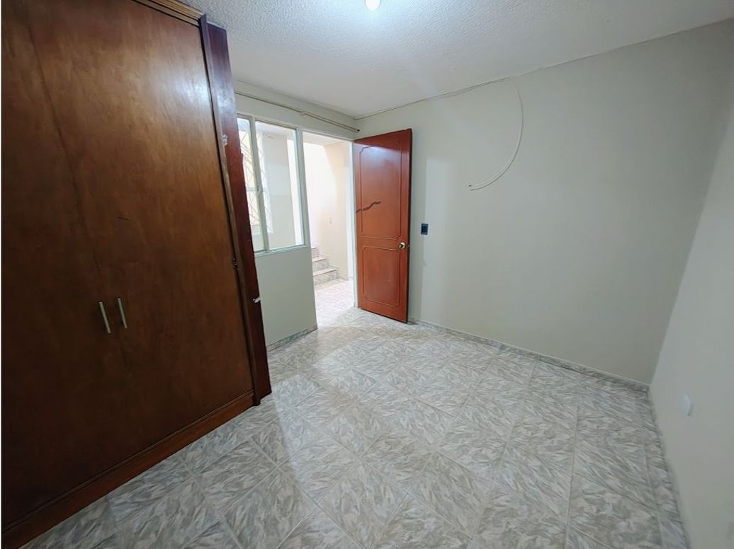 Casa de 8 alcobas en venta en El Rubi, Bogotá, 215 m² · foto 14 de 20