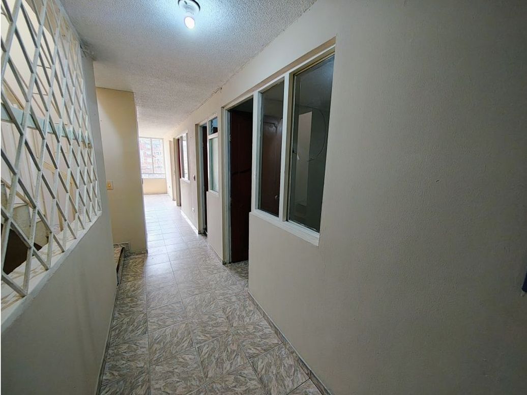 Casa de 8 alcobas en venta en El Rubi, Bogotá, 215 m² · foto 15 de 20