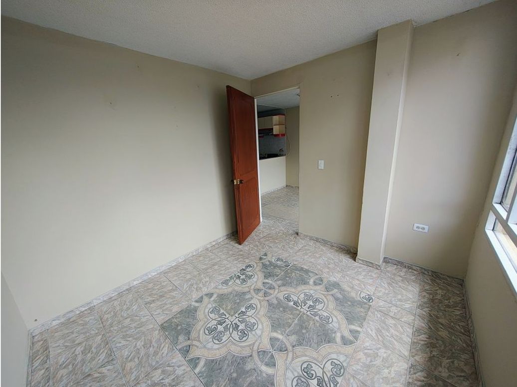 Casa de 8 alcobas en venta en El Rubi, Bogotá, 215 m² · foto 5 de 20