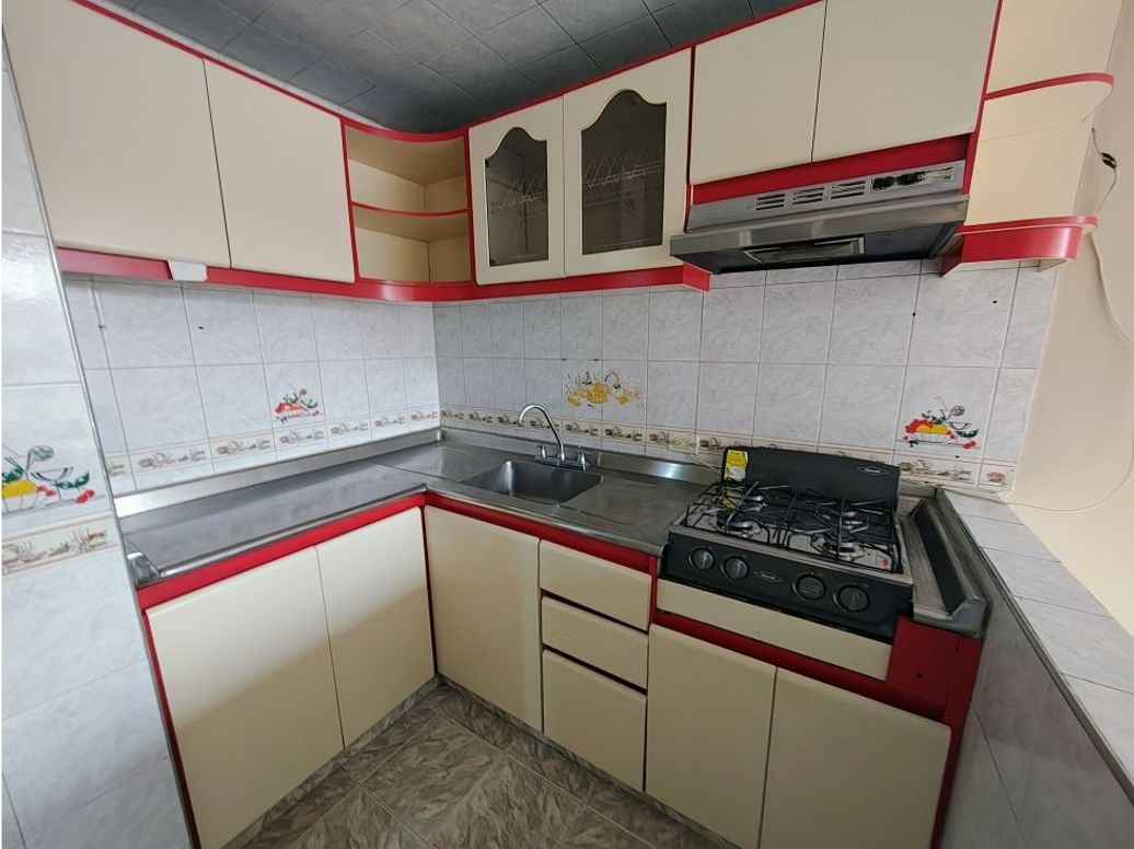 Casa de 8 alcobas en venta en El Rubi, Bogotá, 215 m² · foto 9 de 20