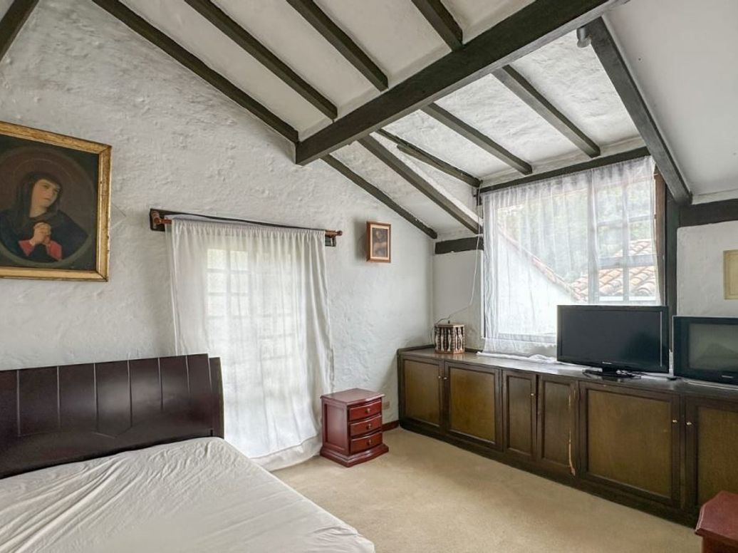Casa de 6 alcobas en venta en Niza, Bogotá, 476 m² · foto 13 de 20