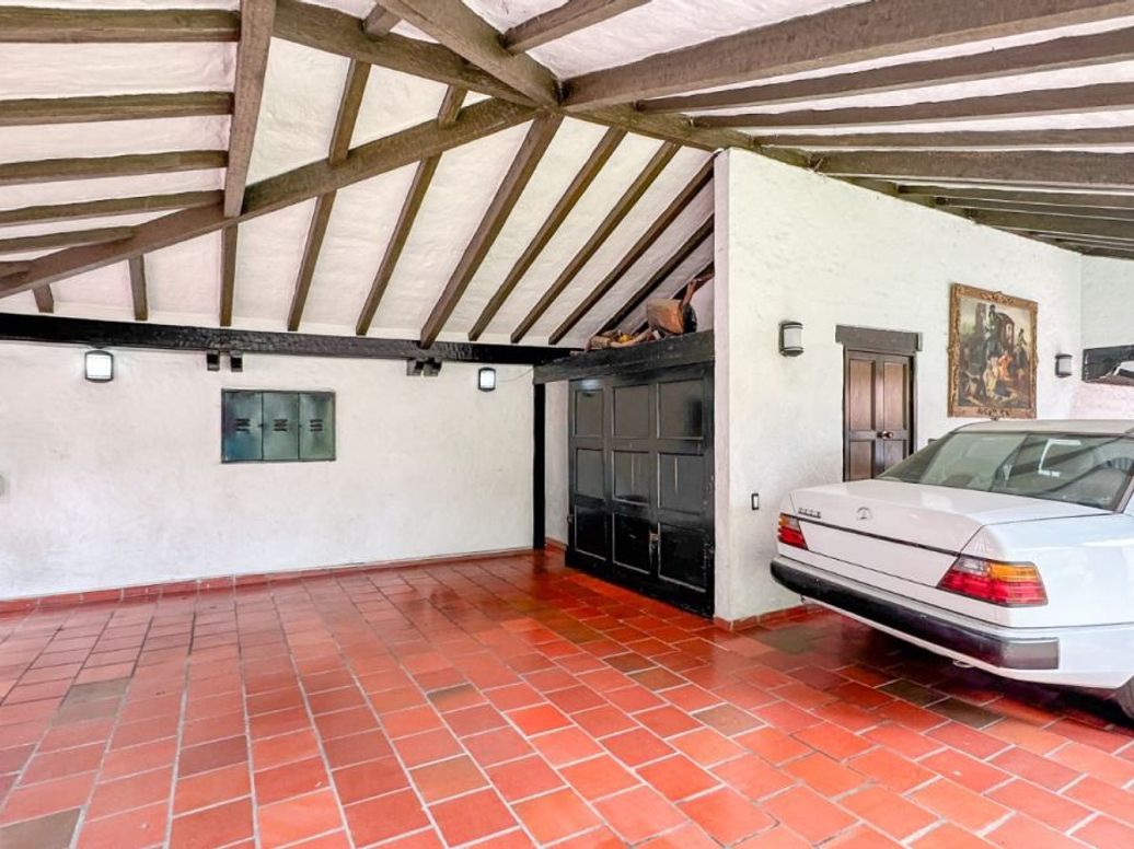 Casa de 6 alcobas en venta en Niza, Bogotá, 476 m² · foto 4 de 20