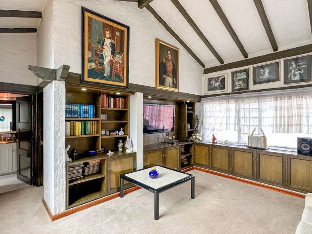 Casa de 6 alcobas en venta en Niza, Bogotá, 476 m² · foto 10 de 20