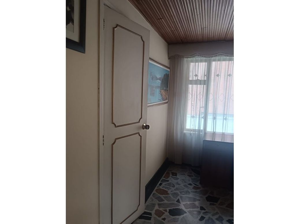 Casa de 5 alcobas en venta en Los Cedritos, Bogotá, 390 m² · foto 13 de 20