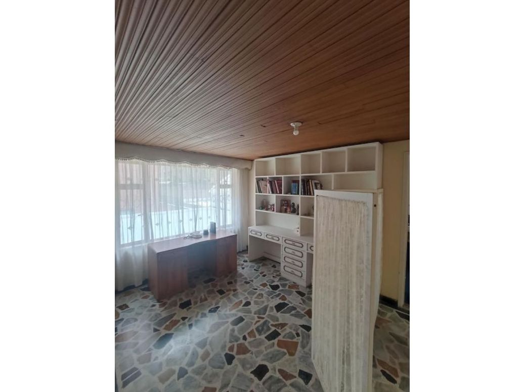 Casa de 5 alcobas en venta en Los Cedritos, Bogotá, 390 m² · foto 12 de 20