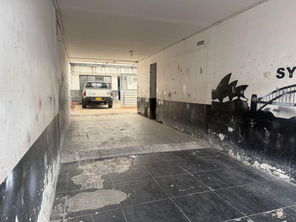 Casa de 6 alcobas en venta en San José Del Prado, Bogotá, 380 m² · foto 10 de 20
