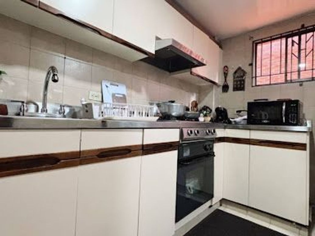 Apartamento de 4 alcobas en venta en Los Rosales, Bogotá, 150 m² · foto 14 de 20