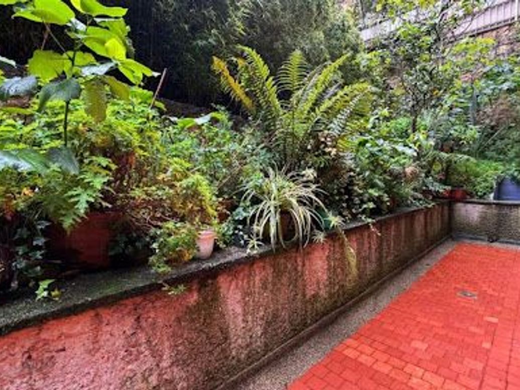 Apartamento de 4 alcobas en venta en Los Rosales, Bogotá, 150 m² · foto 10 de 20