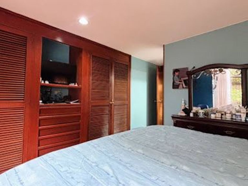 Apartamento de 4 alcobas en venta en Los Rosales, Bogotá, 150 m² · foto 19 de 20