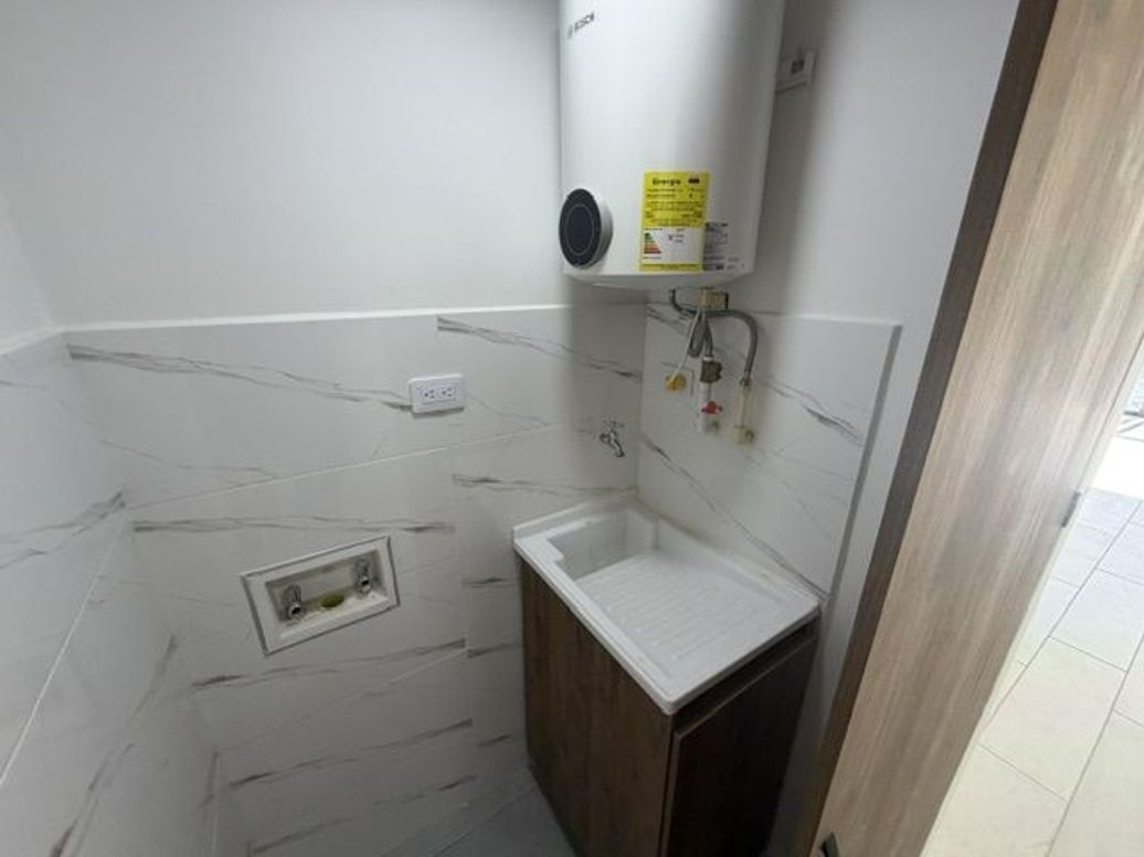 Apartaestudio en arriendo en Quinta Mutis, Bogotá, 38 m² · foto 13 de 18
