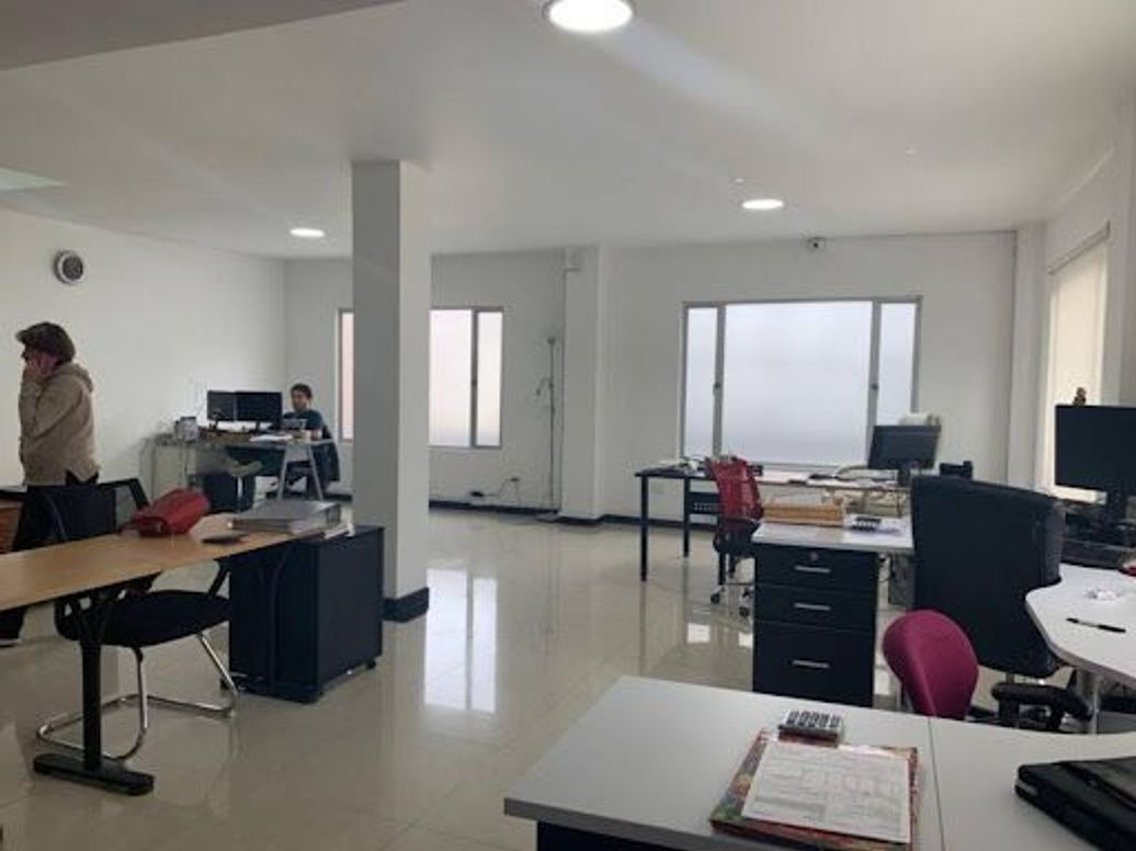 Casa de 8 alcobas en venta en Normandía, Bogotá, 360 m² · foto 8 de 18