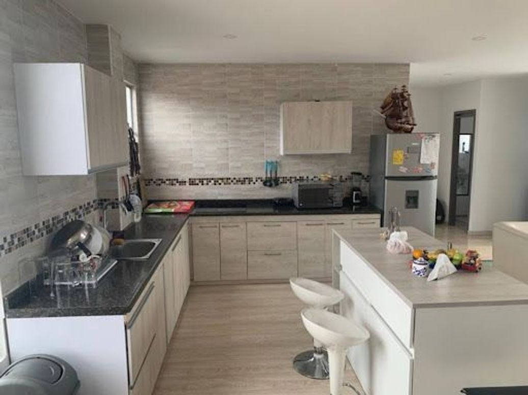 Casa de 8 alcobas en venta en Normandía, Bogotá, 360 m² · foto 11 de 18