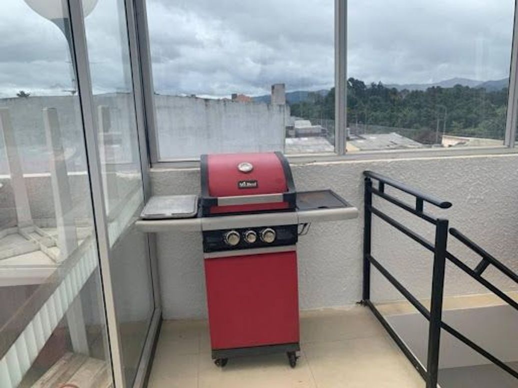 Casa de 8 alcobas en venta en Normandía, Bogotá, 360 m² · foto 17 de 18