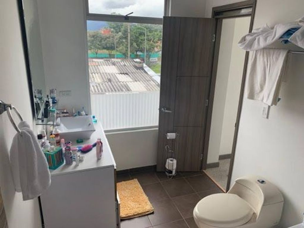 Casa de 8 alcobas en venta en Normandía, Bogotá, 360 m² · foto 15 de 18
