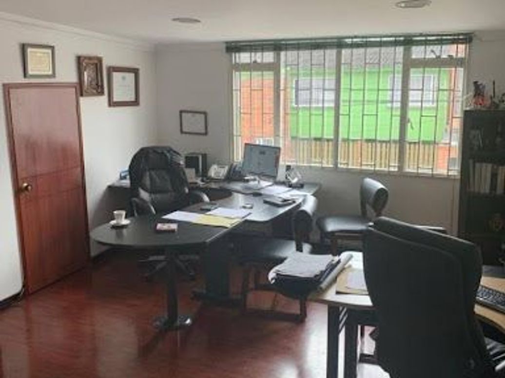 Casa de 8 alcobas en venta en Normandía, Bogotá, 360 m² · foto 7 de 18