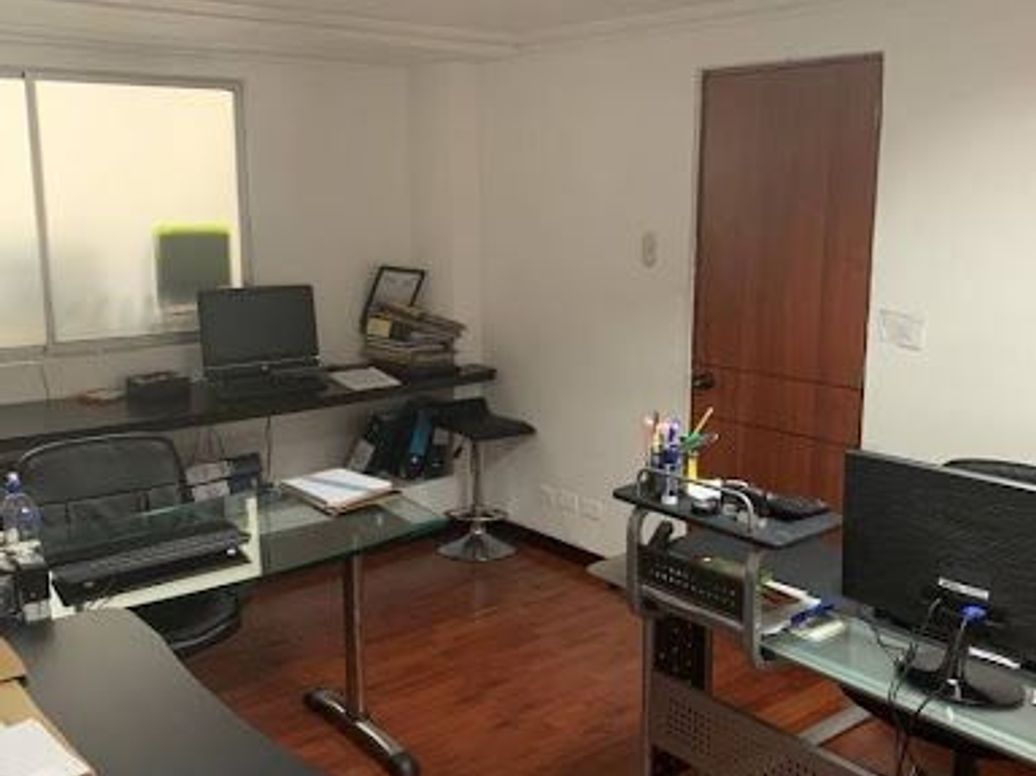 Casa de 8 alcobas en venta en Normandía, Bogotá, 360 m² · foto 5 de 18