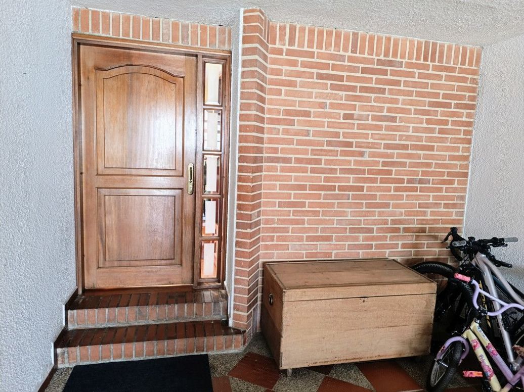 Apartamento de 3 alcobas en venta en Niza, Bogotá, 131 m² · foto 2 de 20