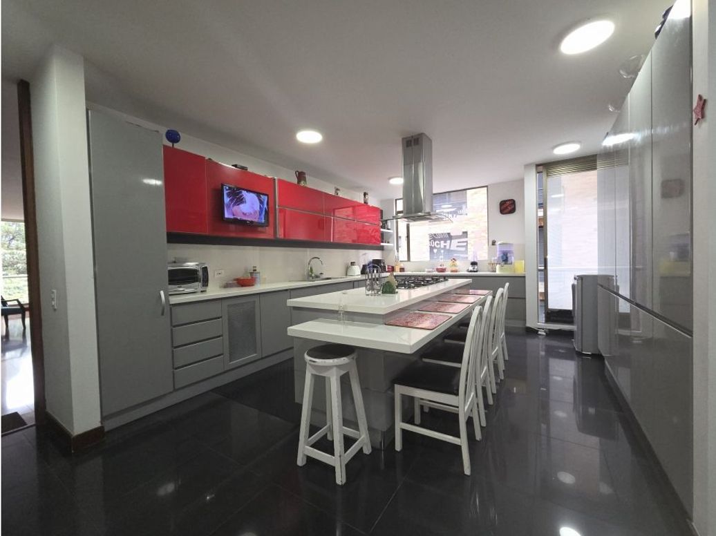 Apartamento de 3 alcobas en venta en Chico Norte Iii, Bogotá, 320 m² · foto 6 de 20