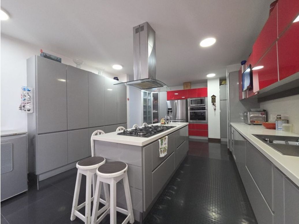 Apartamento de 3 alcobas en venta en Chico Norte Iii, Bogotá, 320 m² · foto 7 de 20