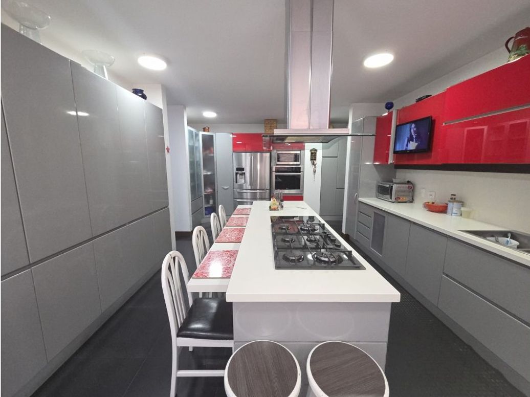 Apartamento de 3 alcobas en venta en Chico Norte Iii, Bogotá, 320 m² · foto 9 de 20