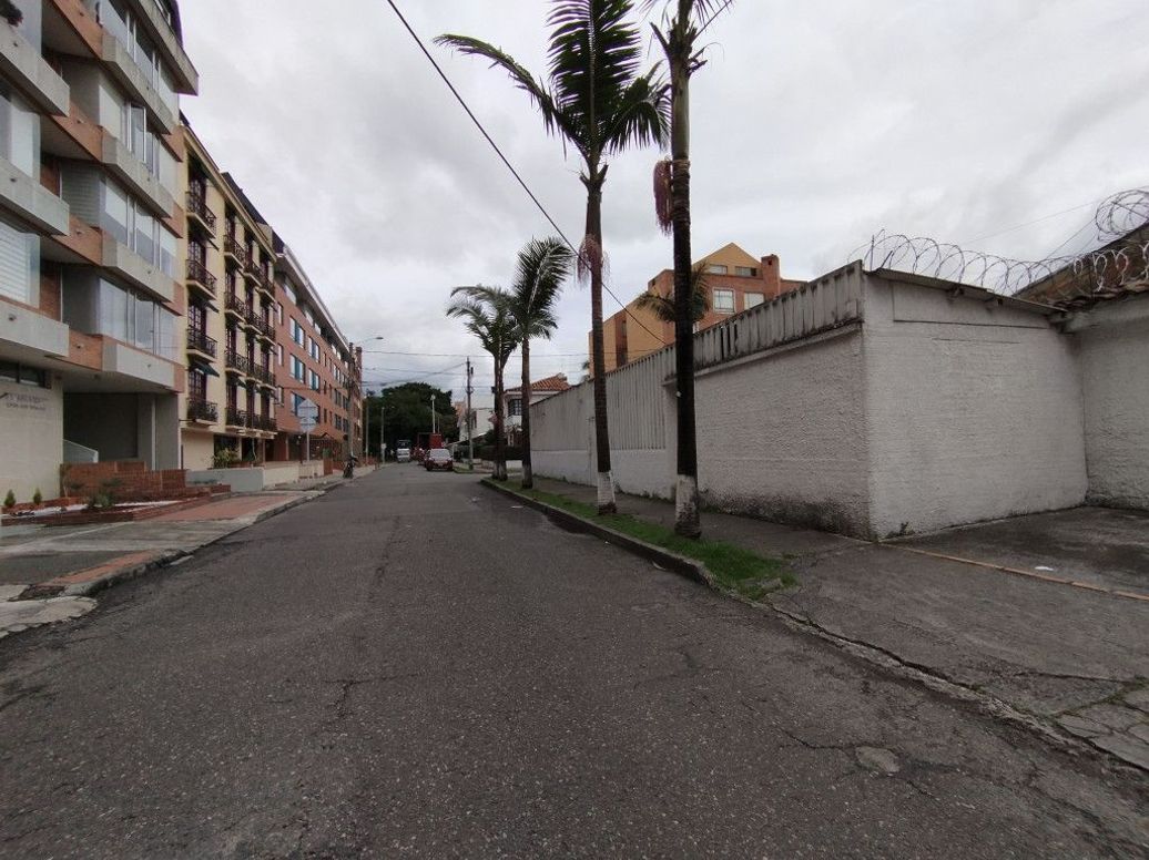 Casa de 4 alcobas en venta en El Batan, Bogotá, 202 m² · foto 2 de 20