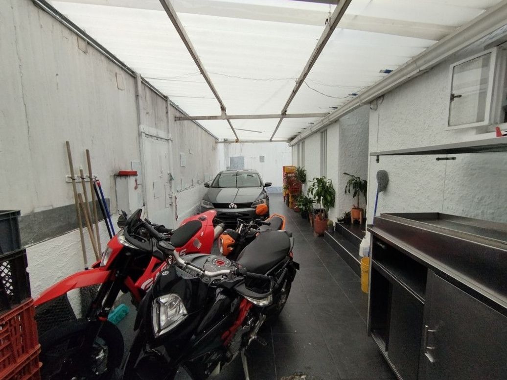 Casa de 4 alcobas en venta en El Batan, Bogotá, 202 m² · foto 4 de 20