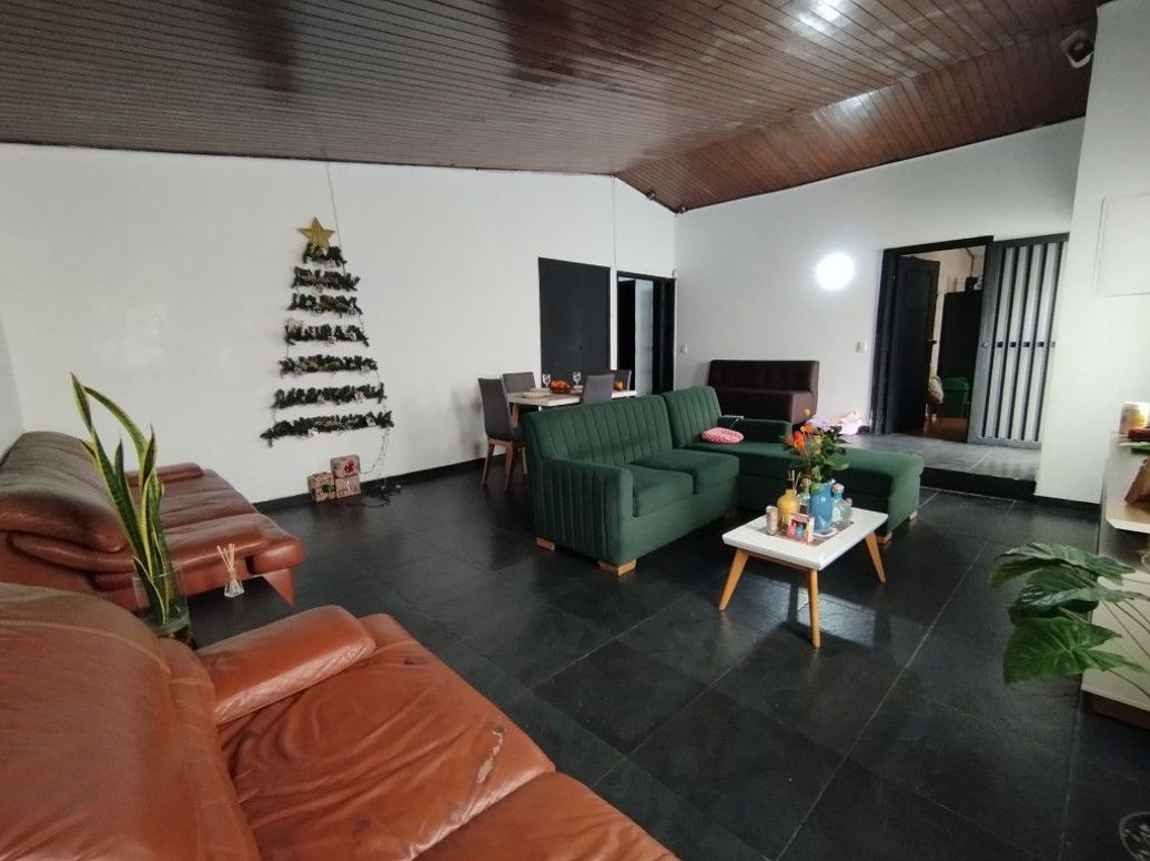 Casa de 4 alcobas en venta en El Batan, Bogotá, 202 m² · foto 10 de 20