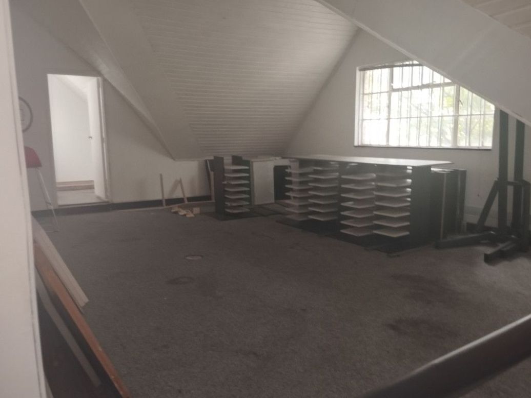 Casa de 7 alcobas en venta en Quinta Camacho, Bogotá, 252 m² · foto 13 de 17