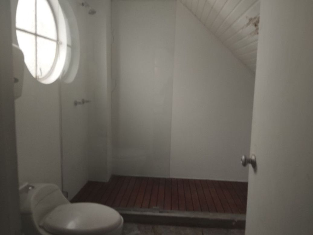 Casa de 7 alcobas en venta en Quinta Camacho, Bogotá, 252 m² · foto 16 de 17