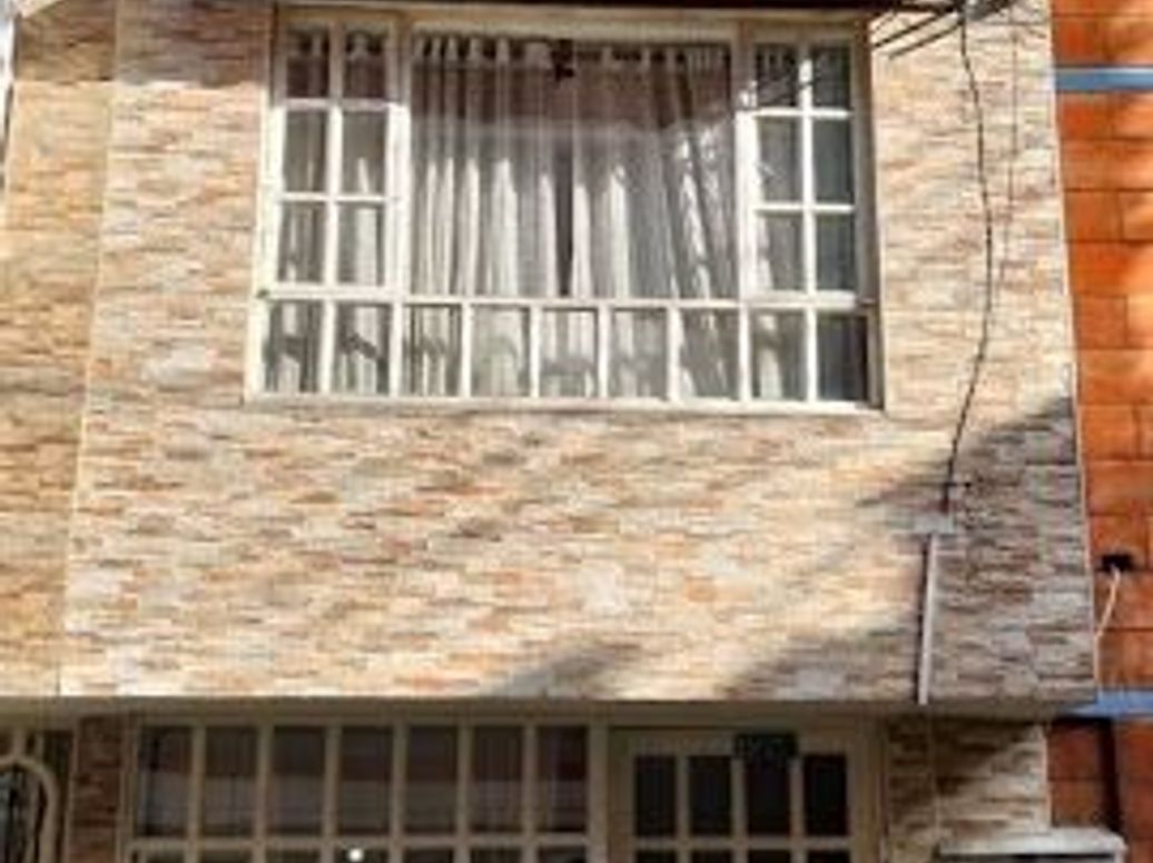 Casa de 3 alcobas en venta en La Estación, Bogotá, 84 m² · foto 2 de 18