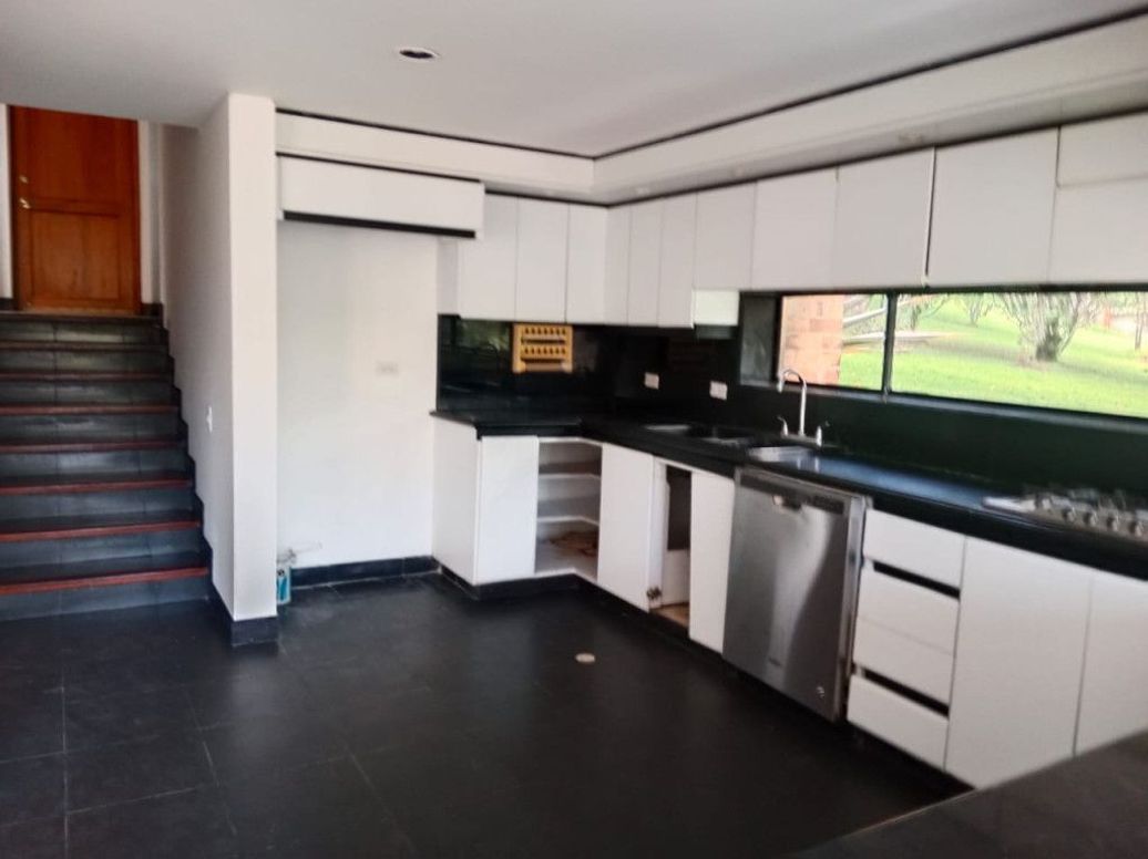 Casa de 4 alcobas en venta en Las Mercedes Suba, Bogotá, 300 m² · foto 8 de 20