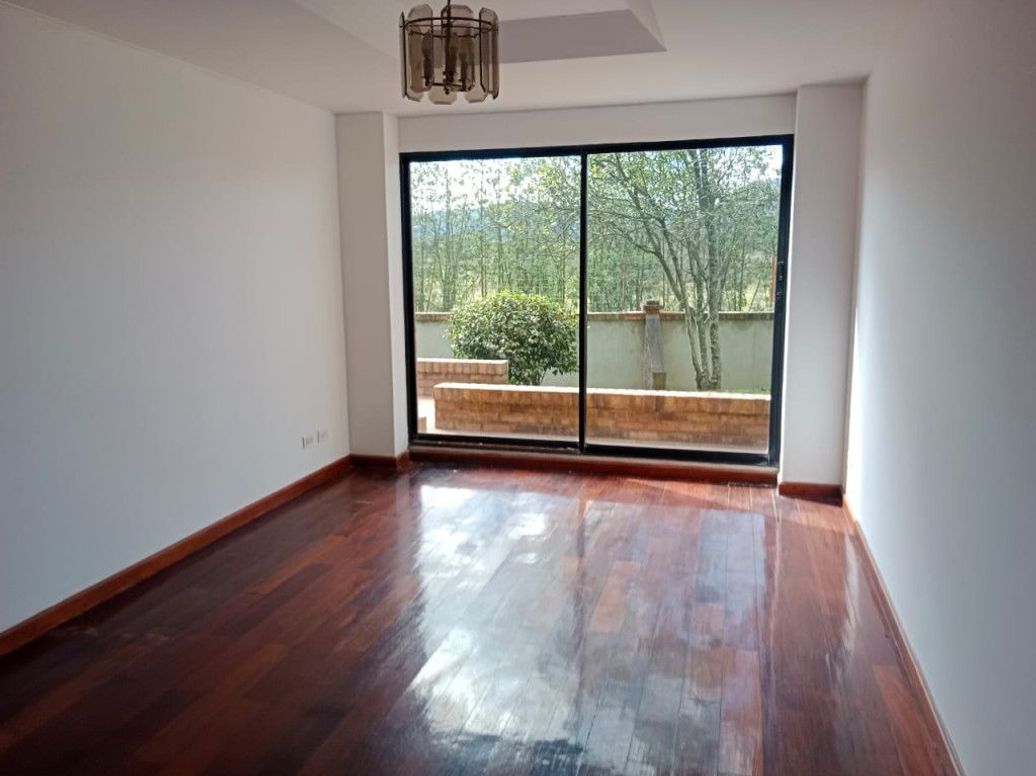 Casa de 4 alcobas en venta en Las Mercedes Suba, Bogotá, 300 m² · foto 5 de 20