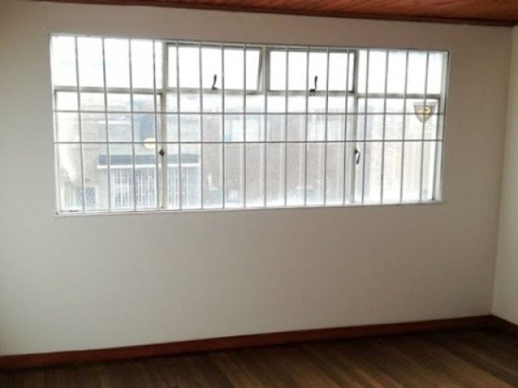 Casa de 2 alcobas en venta en Usaquén, Bogotá, 220 m² · foto 4 de 6