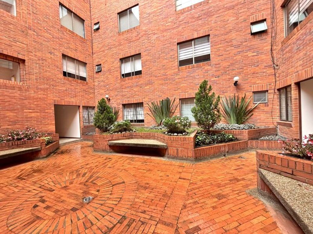 Apartamento de 3 alcobas en venta en San Patricio, Bogotá, 154 m² · foto 2 de 14