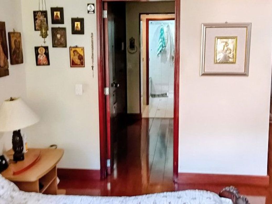 Apartamento de 3 alcobas en venta en El Refugio, Bogotá, 208 m² · foto 7 de 19