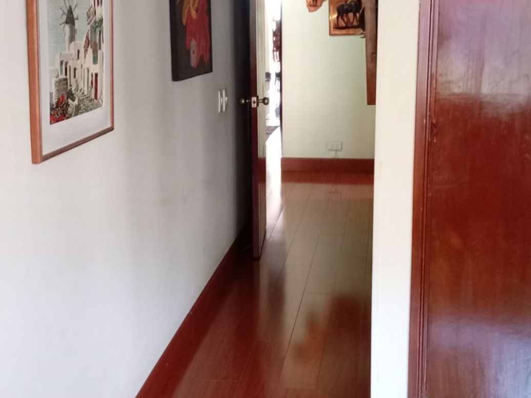 Apartamento de 3 alcobas en venta en El Refugio, Bogotá, 208 m² · foto 11 de 19