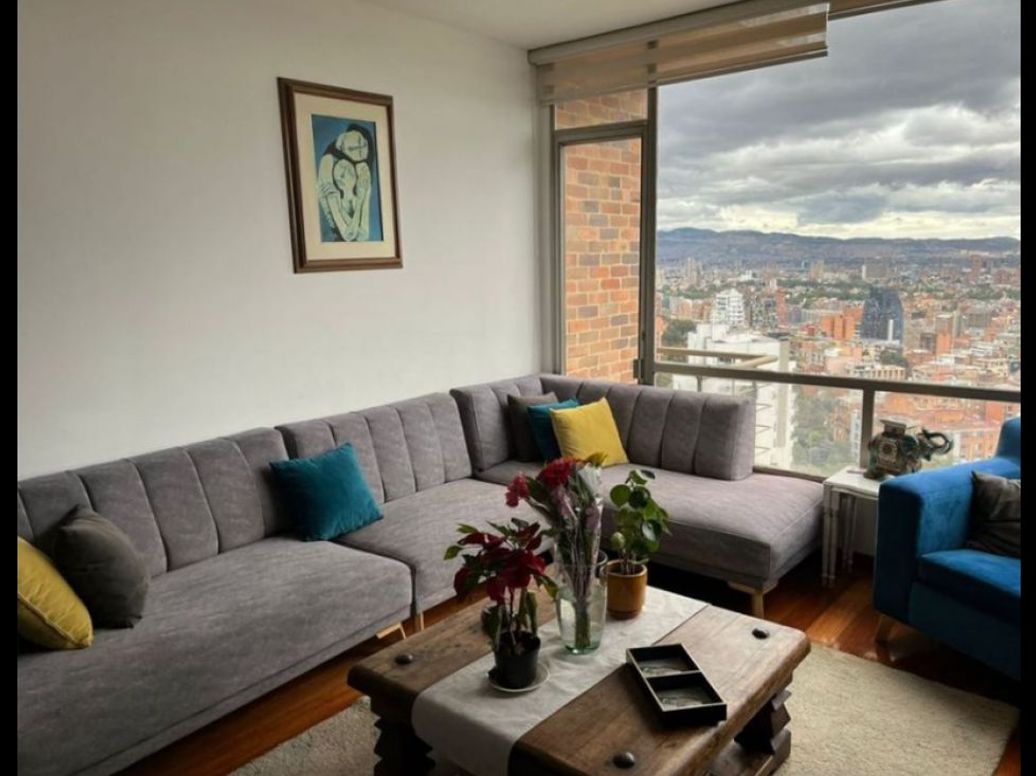 Apartamento de 4 alcobas en venta en La Salle, Bogotá, 147 m² · foto 3 de 12