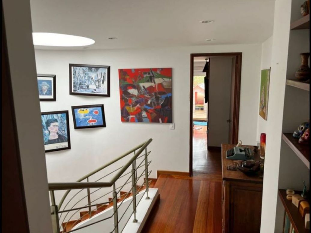 Apartamento de 4 alcobas en venta en La Salle, Bogotá, 147 m² · foto 2 de 12