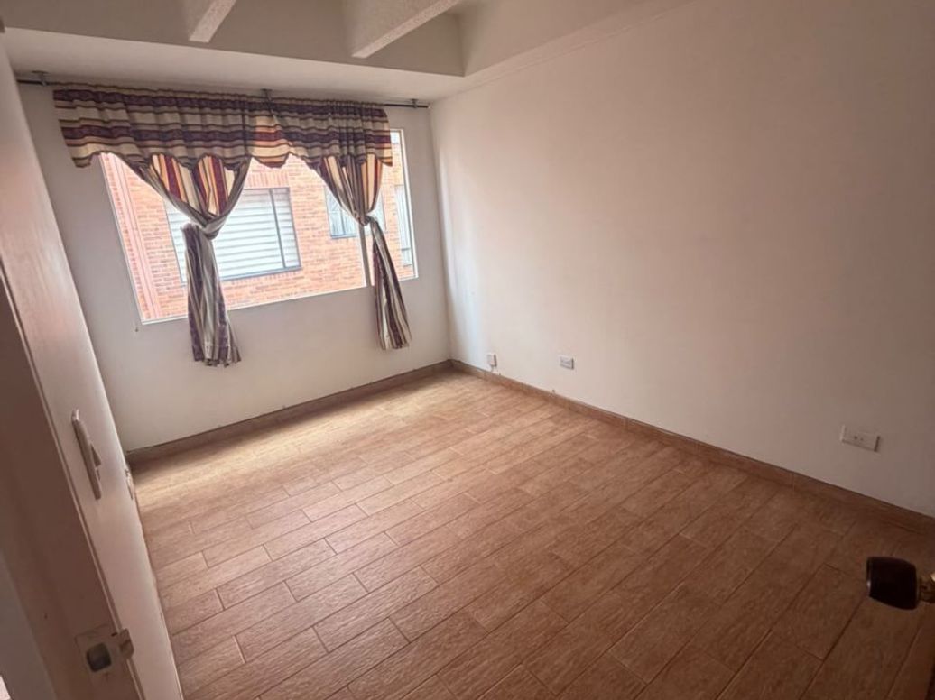 Apartaestudio en arriendo en Los Cedritos, Bogotá, 65 m² · foto 2 de 8