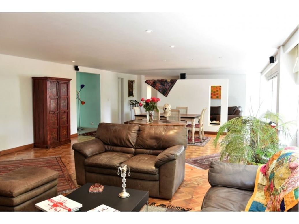 Apartamento de 4 alcobas en venta en Chicó Reservado, Bogotá, 191 m² · foto 2 de 6