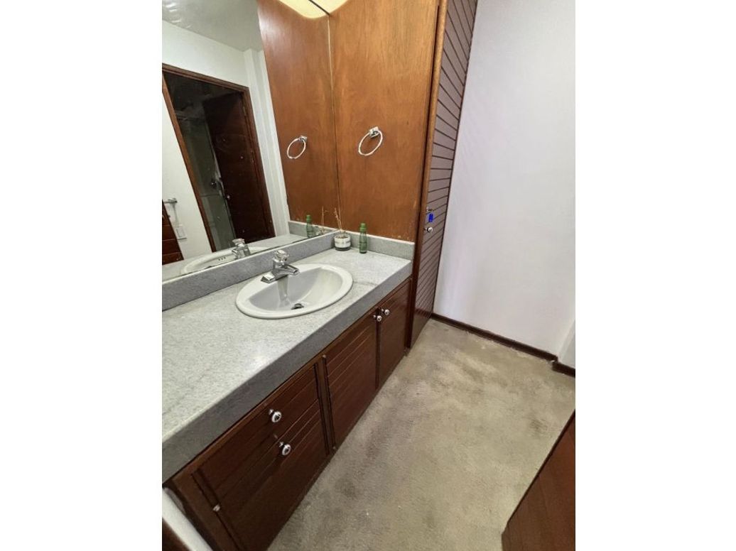Apartamento de 2 alcobas en venta en La Carolina, Bogotá, 167 m² · foto 7 de 12