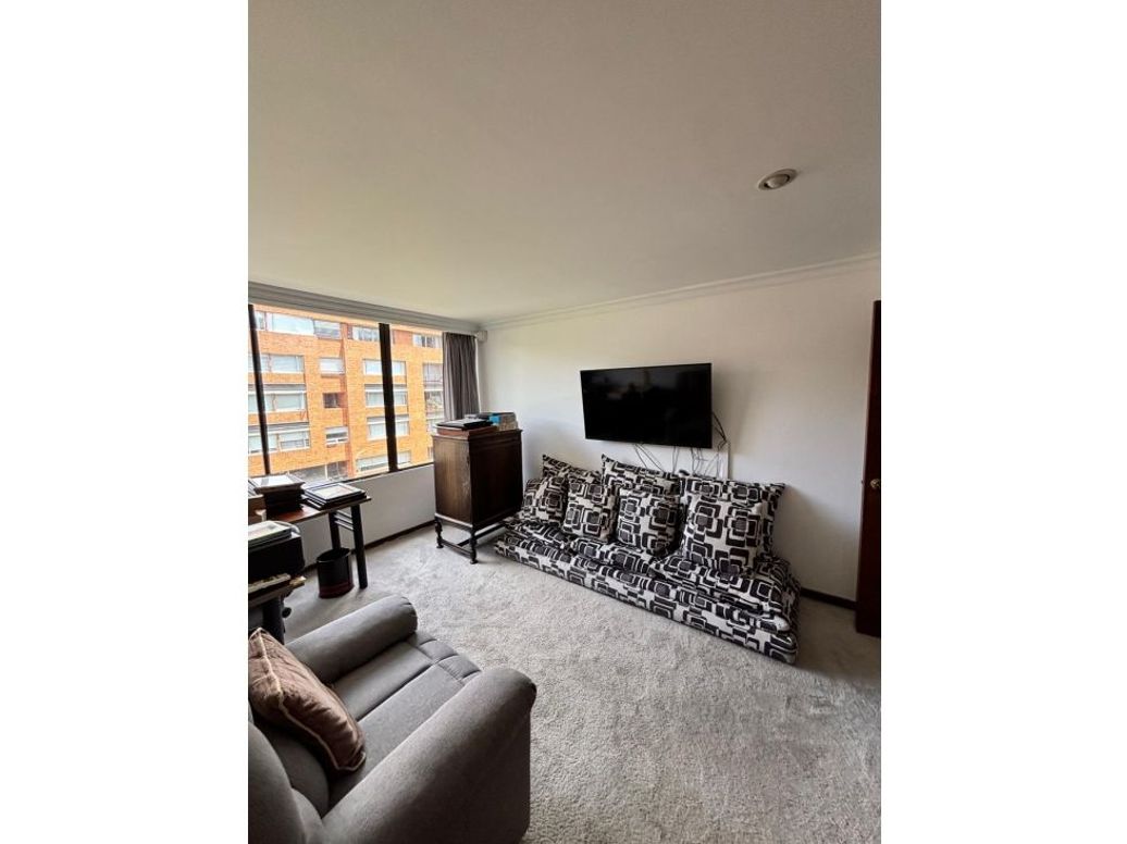 Apartamento de 2 alcobas en venta en La Carolina, Bogotá, 167 m² · foto 3 de 12