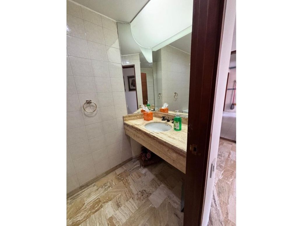 Apartamento de 2 alcobas en venta en La Carolina, Bogotá, 167 m² · foto 4 de 12
