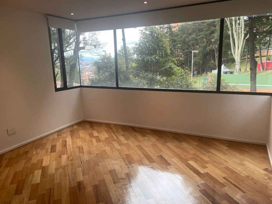 Apartamento de 3 alcobas en venta en Los Rosales, Bogotá, 243 m² · foto 10 de 19