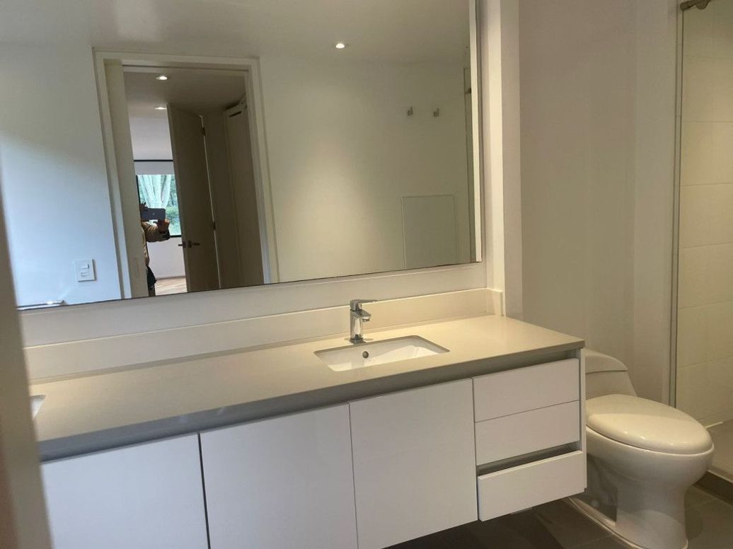 Apartamento de 3 alcobas en venta en Los Rosales, Bogotá, 243 m² · foto 11 de 19